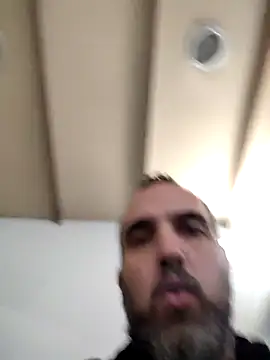 Snapshot of leon3875 chatting on 12-15-25, 03:27 leon3875 online show from 12-15-25, 03:27