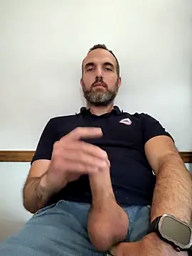 Snapshot of leon3875 chatting on 12-17-25, 03:18 leon3875 online show from 12-17-25, 03:18