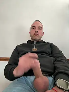 Snapshot of leon3875 chatting on 08-03-26, 03:27 leon3875 online show from 08-03-26, 03:27