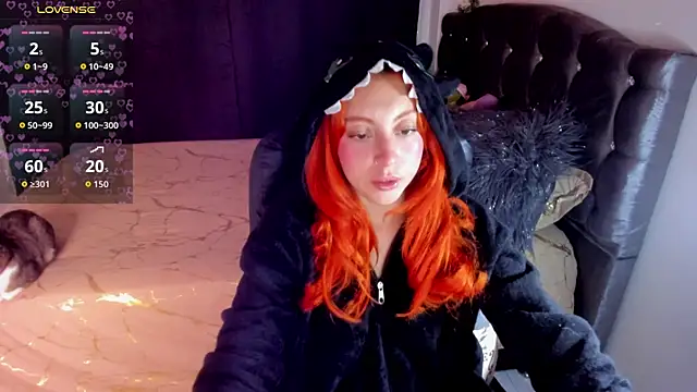 Snapshot of Violetaarey chatting on 04-22-26, 02:14 Violetaarey online show from 04-22-26, 02:14
