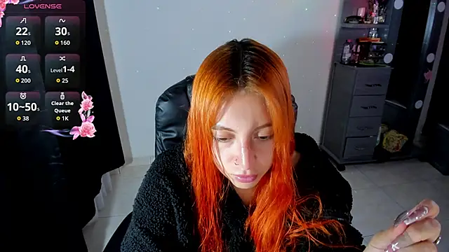 Snapshot of Violetaarey chatting on 05-19-26, 03:24 Violetaarey online show from 05-19-26, 03:24