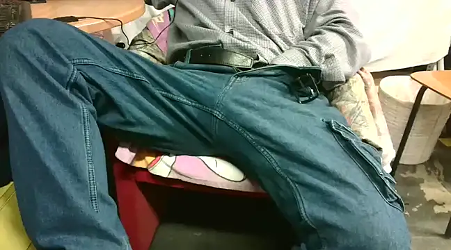 Snapshot of Giulio35_Pika chatting on 12-15-24, 06:18 Giulio35 Pika online show from 12-15-24, 06:18