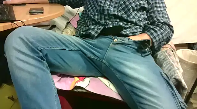 Snapshot of Giulio35_Pika chatting on 01-07-25, 05:53 Giulio35 Pika online show from 01-07-25, 05:53