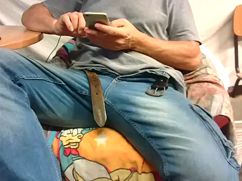 Snapshot of Giulio35_Pika chatting on 09-16-25, 03:13 Giulio35 Pika online show from 09-16-25, 03:13
