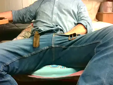 Snapshot of Giulio35_Pika chatting on 05-19-26, 03:29 Giulio35 Pika online show from 05-19-26, 03:29