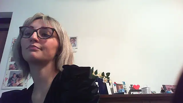 sexy blondie92 online show from 01-03-25, 11:44