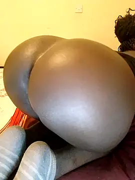 Snapshot of Misskhalifa_ chatting on 02-23-25, 06:34 Misskhalifa online show from 02-23-25, 06:34