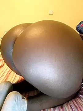 Snapshot of Misskhalifa_ chatting on 03-11-25, 04:43 Misskhalifa online show from 03-11-25, 04:43