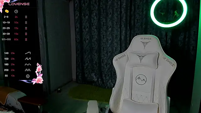 Snapshot of falcon_baby chatting on 03-23-26, 04:44 falcon baby online show from 03-23-26, 04:44