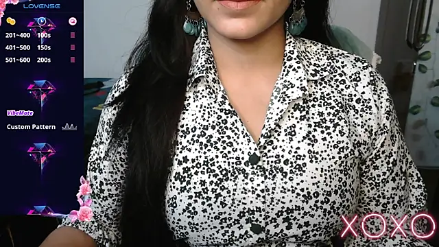 Snapshot of Annu-Darling chatting on 11-21-25, 05:00 Annu-Darling online show from 11-21-25, 05:00