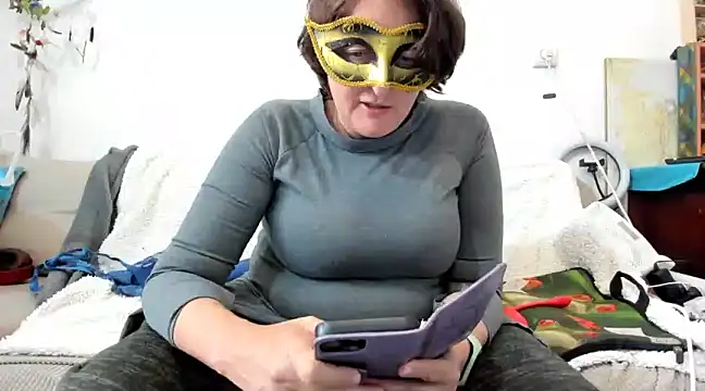 Snapshot of IsraeliMilf chatting on 12-22-24, 01:33 IsraeliMilf online show from 12-22-24, 01:33