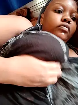 Snapshot of queennapal chatting on 02-27-26, 04:34 queennapal online show from 02-27-26, 04:34