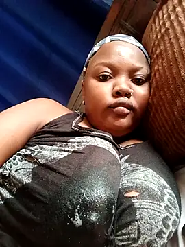 Snapshot of queennapal chatting on 03-11-26, 04:18 queennapal online show from 03-11-26, 04:18