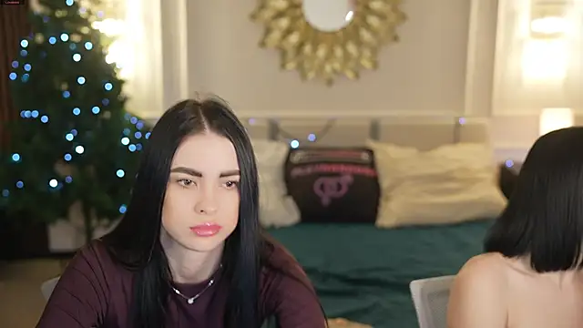 Snapshot of Tina_Breeze chatting on 12-23-25, 08:34 Tina Breeze online show from 12-23-25, 08:34