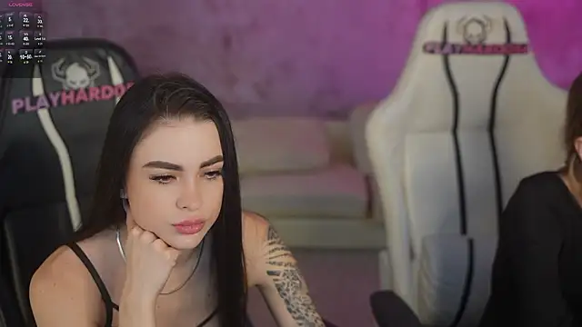 Snapshot of Tina_Breeze chatting on 02-12-26, 08:42 Tina Breeze online show from 02-12-26, 08:42