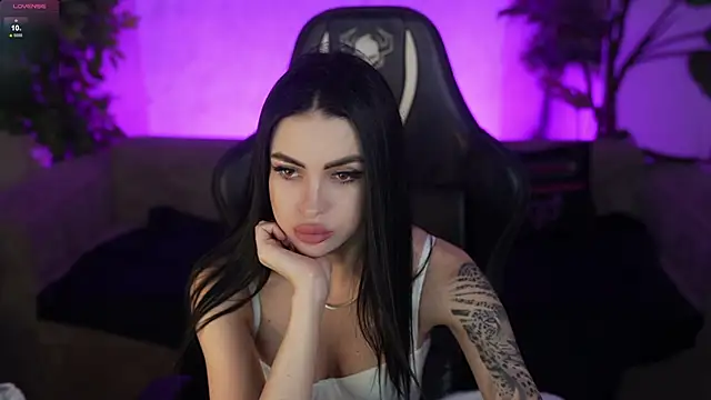 Snapshot of Tina_Breeze chatting on 03-09-26, 08:18 Tina Breeze online show from 03-09-26, 08:18