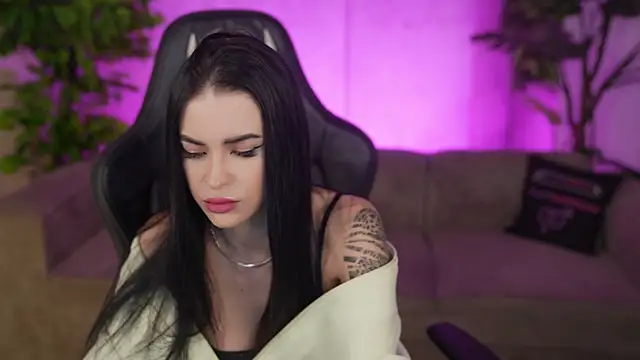 Tina Breeze online show from 04-04-26, 10:35