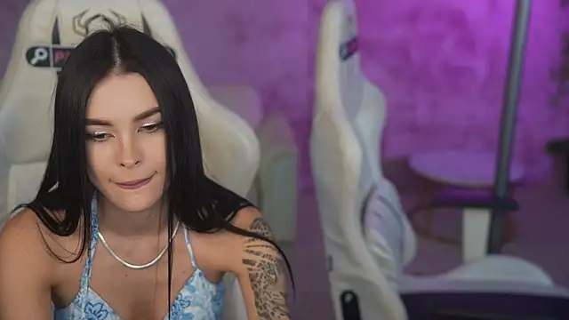 Tina Breeze online show from 05-21-26, 10:44