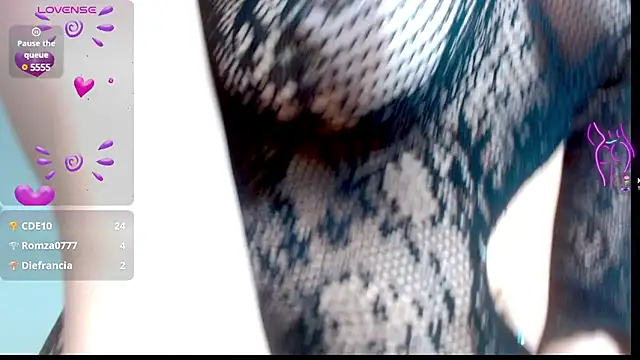 Eva Hoot online show from 03-10-25, 04:35