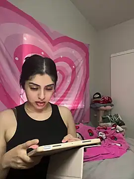 Snapshot of ThickerThanYoBitch chatting on 01-18-25, 03:38 ThickerThanYoBitch online show from 01-18-25, 03:38