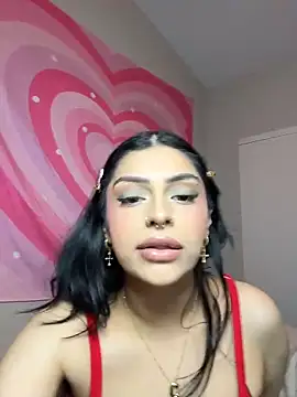 Snapshot of ThickerThanYoBitch chatting on 02-07-26, 10:30 ThickerThanYoBitch online show from 02-07-26, 10:30