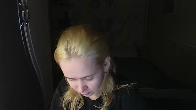 Snapshot of Riley_Roo chatting on 01-11-26, 04:34 Riley Roo online show from 01-11-26, 04:34