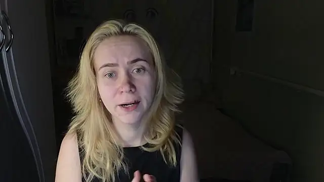 Snapshot of Riley_Roo chatting on 01-15-26, 03:49 Riley Roo online show from 01-15-26, 03:49