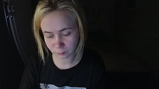 Snapshot of Riley_Roo chatting on 02-01-26, 04:49 Riley Roo online show from 02-01-26, 04:49