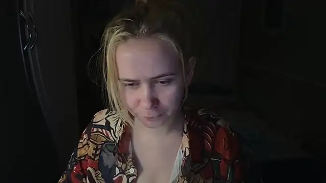 Snapshot of Riley_Roo chatting on 02-11-26, 05:07 Riley Roo online show from 02-11-26, 05:07