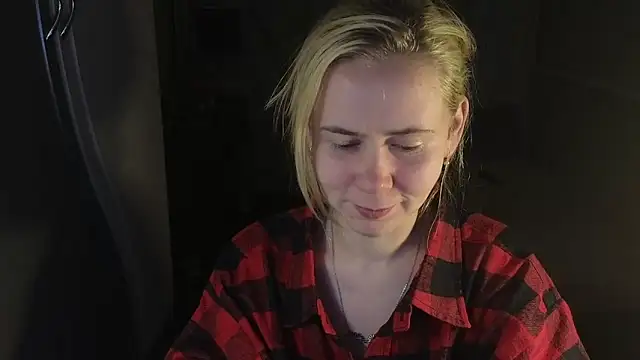 Snapshot of Riley_Roo chatting on 03-01-26, 06:10 Riley Roo online show from 03-01-26, 06:10