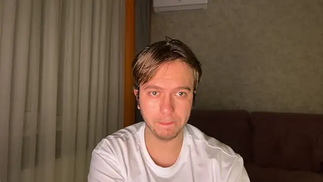 Snapshot of kiopiggy chatting on 12-01-25, 06:57 kiopiggy online show from 12-01-25, 06:57