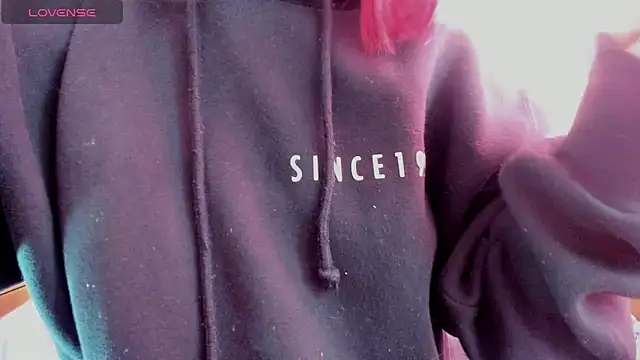 Snapshot of saralolo420 chatting on 03-05-26, 02:57 saralolo420 online show from 03-05-26, 02:57