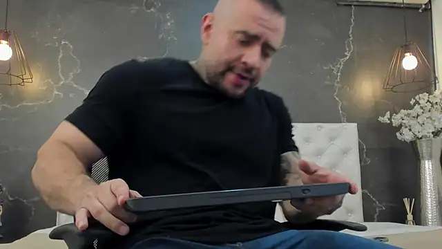 BruceDallas online show from 01-31-25, 11:35