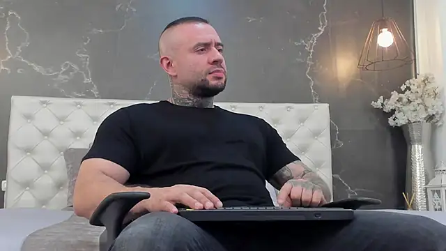 BruceDallas online show from 03-02-25, 01:04