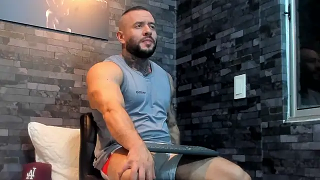 BruceDallas online show from 04-05-26, 02:09