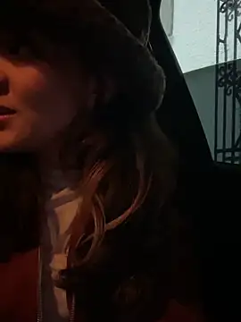 Snapshot of emily_amaya chatting on 12-21-24, 03:47 emily amaya online show from 12-21-24, 03:47