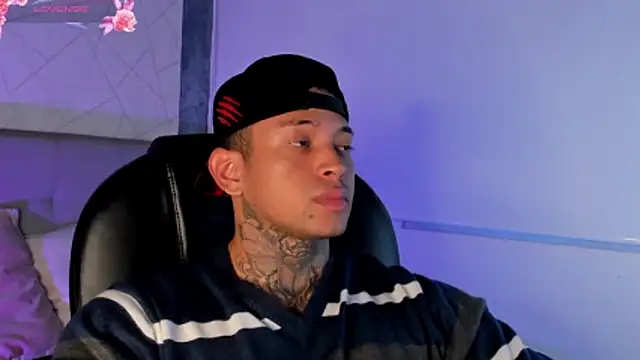 Snapshot of Stiven_collins chatting on 02-21-26, 04:30 Stiven collins online show from 02-21-26, 04:30