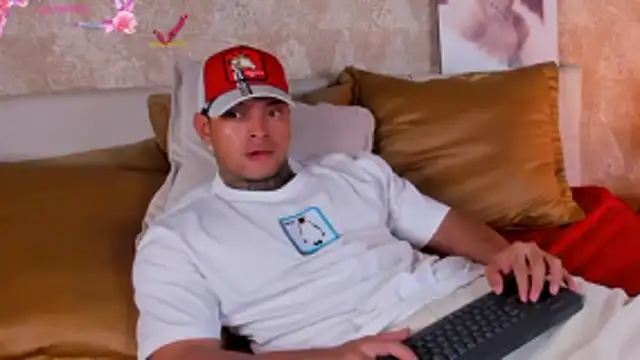 Snapshot of Stiven_collins chatting on 02-22-26, 08:40 Stiven collins online show from 02-22-26, 08:40