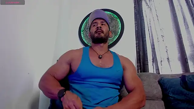 Snapshot of curt_xxx chatting on 06-10-26, 02:27 curt xxx online show from 06-10-26, 02:27