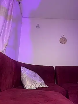 Snapshot of Chloemercury chatting on 12-16-25, 07:02 Chloemercury online show from 12-16-25, 07:02