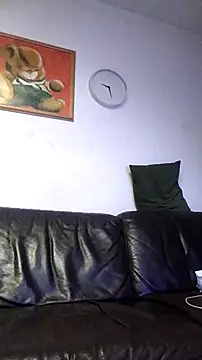 Knuffelstaaf123 online show from 10-09-25, 12:52