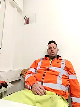 Snapshot of Knuffelstaaf123 chatting on 01-06-26, 07:01 Knuffelstaaf123 online show from 01-06-26, 07:01