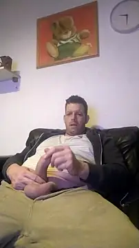 Snapshot of Knuffelstaaf123 chatting on 01-14-26, 09:42 Knuffelstaaf123 online show from 01-14-26, 09:42