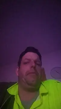 Snapshot of Knuffelstaaf123 chatting on 02-04-26, 05:08 Knuffelstaaf123 online show from 02-04-26, 05:08