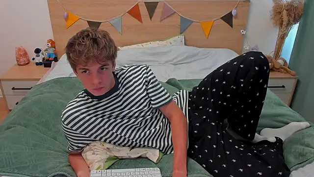 Fandi 777 online show from 04-20-26, 07:33