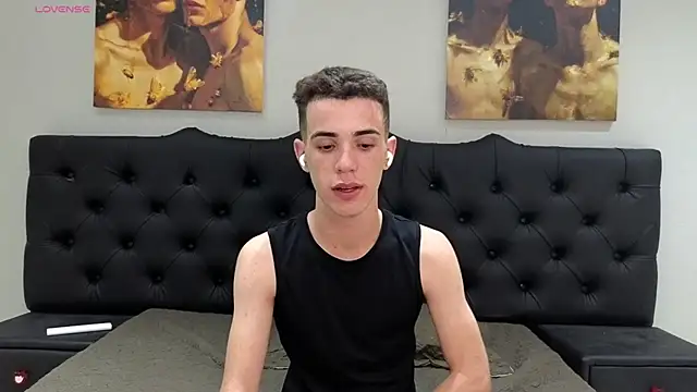 Cristian Delgado online show from 12-28-24, 06:39