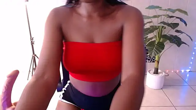 Snapshot of BabyBarbee chatting on 02-06-25, 01:21 BabyBarbee online show from 02-06-25, 01:21