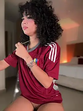 Snapshot of Lianh_Benett chatting on 12-28-24, 07:33 Lianh Benett online show from 12-28-24, 07:33