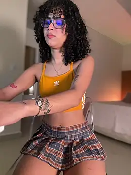 Snapshot of Lianh_Benett chatting on 01-08-25, 02:14 Lianh Benett online show from 01-08-25, 02:14