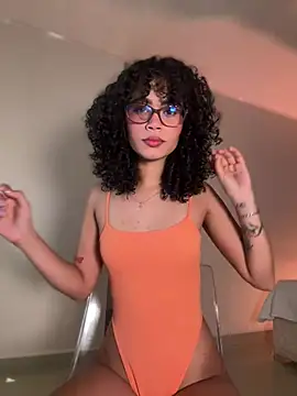 Snapshot of Lianh_Benett chatting on 01-12-25, 04:42 Lianh Benett online show from 01-12-25, 04:42